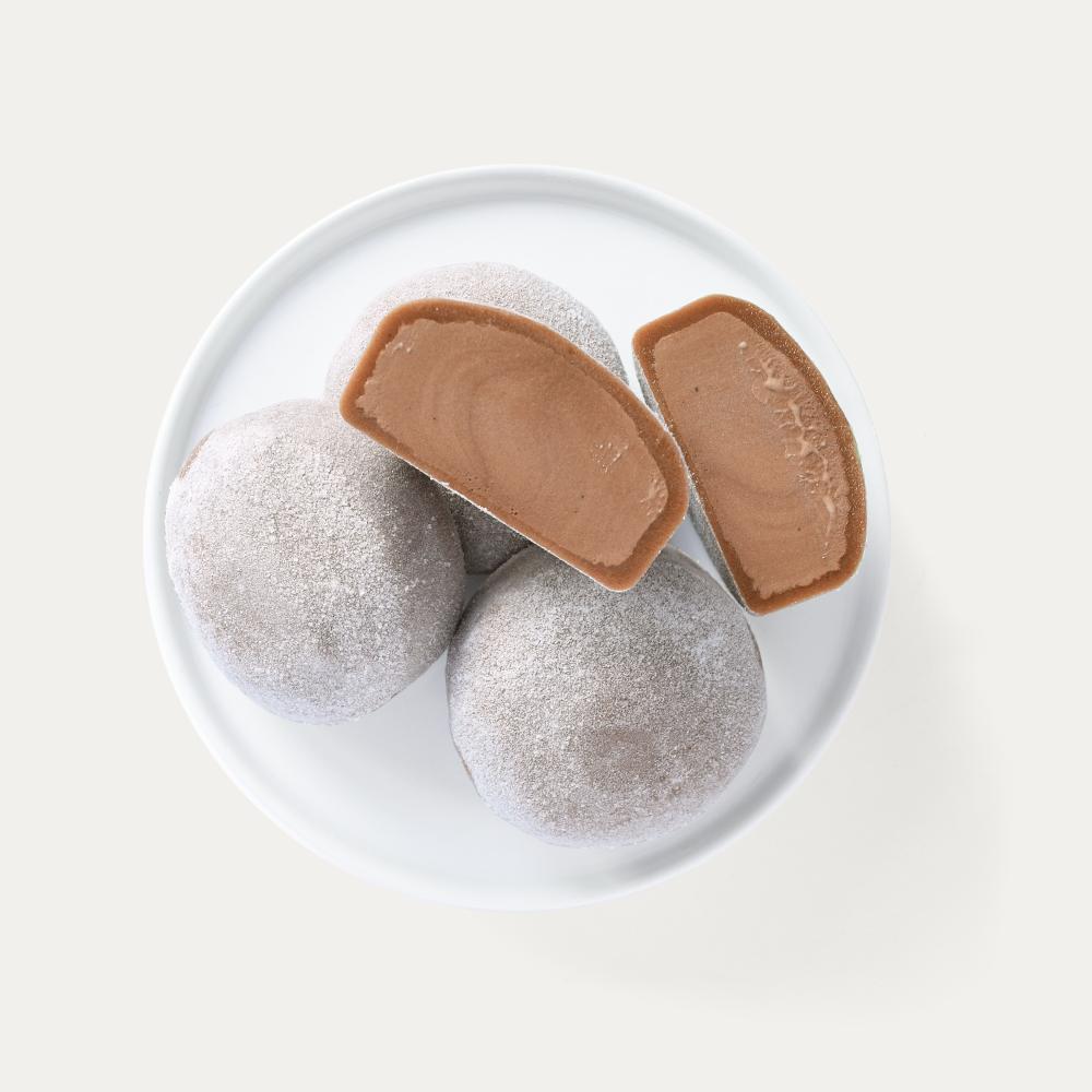 http://www.lesgastronomes.ae/cdn/shop/products/chocolate-mochi-ice-cream-set-of-8-pieces-279586.jpg?v=1677908088