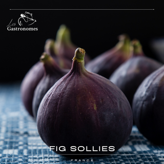 Fresh Sollies AOP figs in a wooden basket, ripe and purple with 500g weight, ready to eat, premium quality fruit