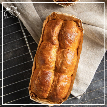 Soft and buttery brioche bread loaf plain 500g with golden crust, perfect for breakfast or gourmet sandwiches