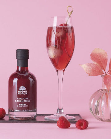 Raspberry vinegar from L'olivier, 200ml glass bottle with elegant design, perfect for gourmet salad dressings